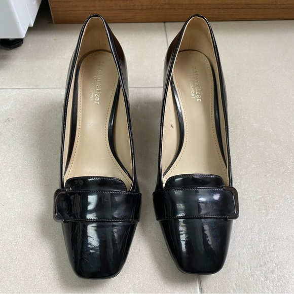 Black Naturalizer Pumps - Picture 4 of 8